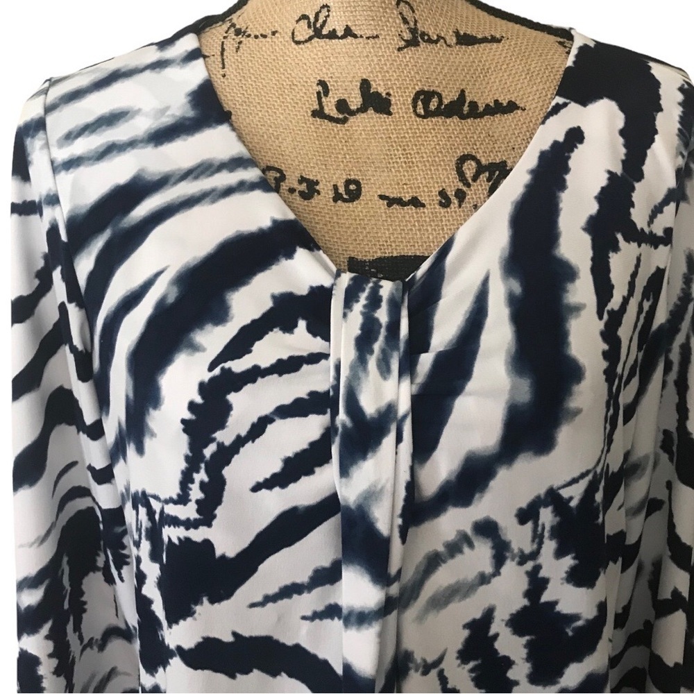 Easywear By Chico's Blue White Tie Dye 2 Large 3/4 Sleeves Pullover Top - Picture 2 of 6